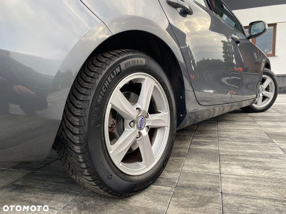 Volvo V40 T3 Momentum - 18