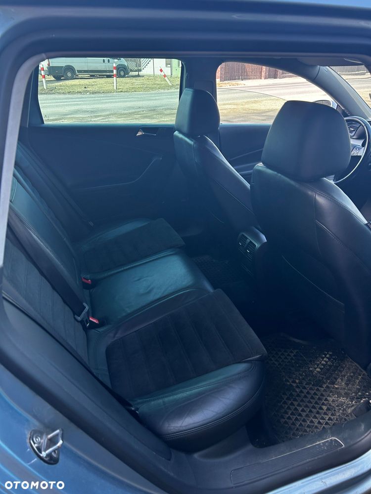 Volkswagen Passat 3.2 V6 FSI 4Mot Highline DSG - 11