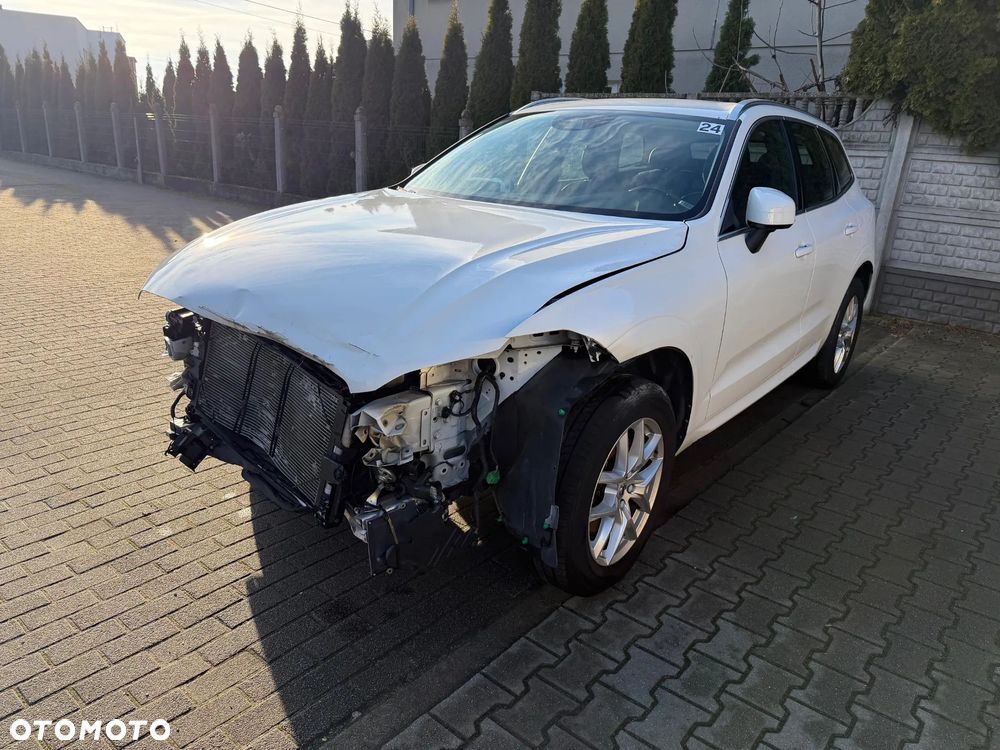 Volvo XC 60 D3 Momentum Pro - 4