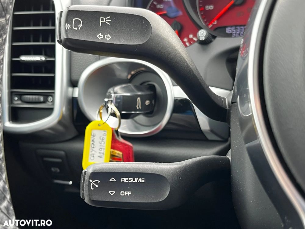 Porsche Cayenne - 19