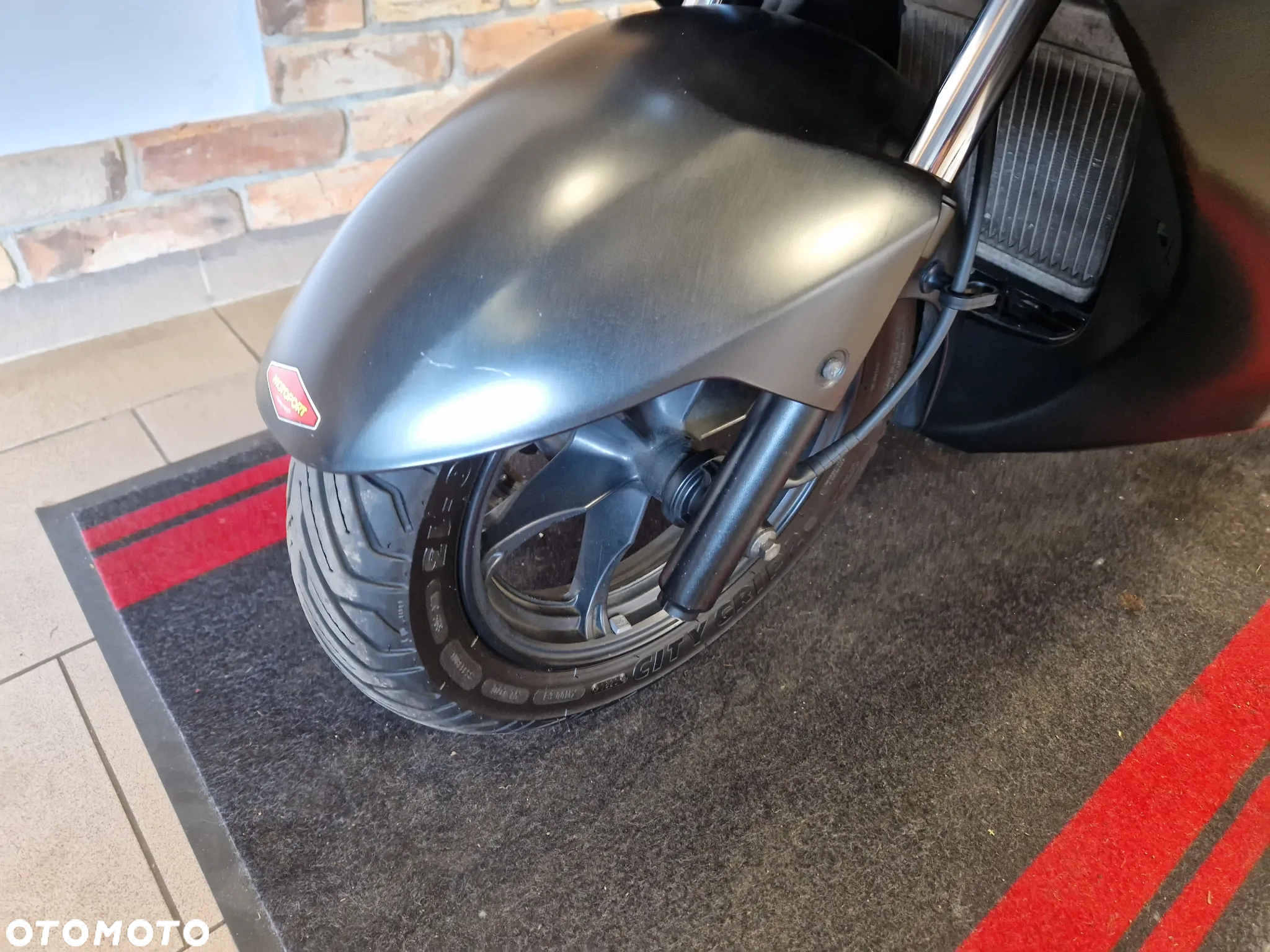 Suzuki Burgman - 19