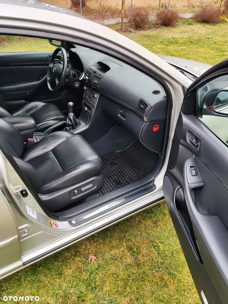 Toyota Avensis 2.0 VVT-i Sol - 5