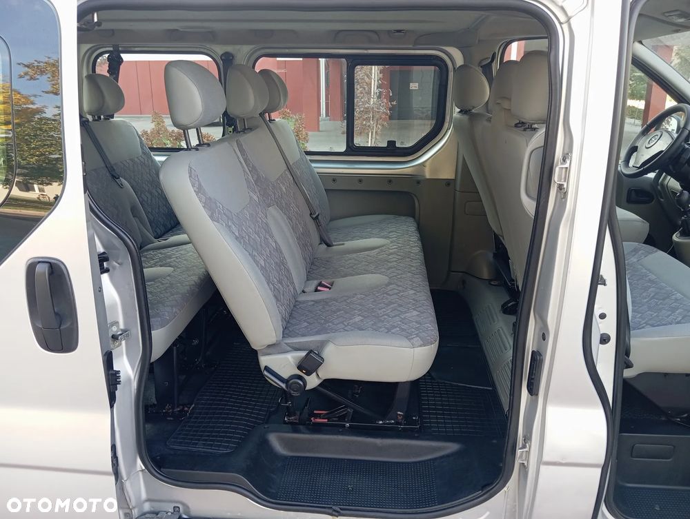 Opel Vivaro - 11