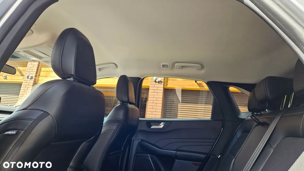Ford Kuga - 38