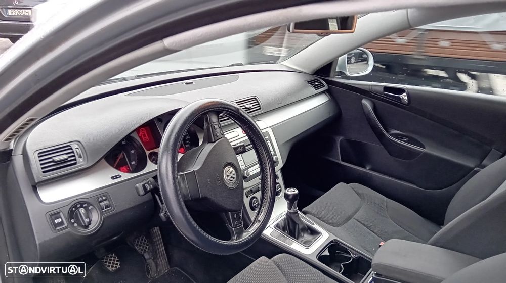 VW Passat 2.0 TDI Confortline - 7