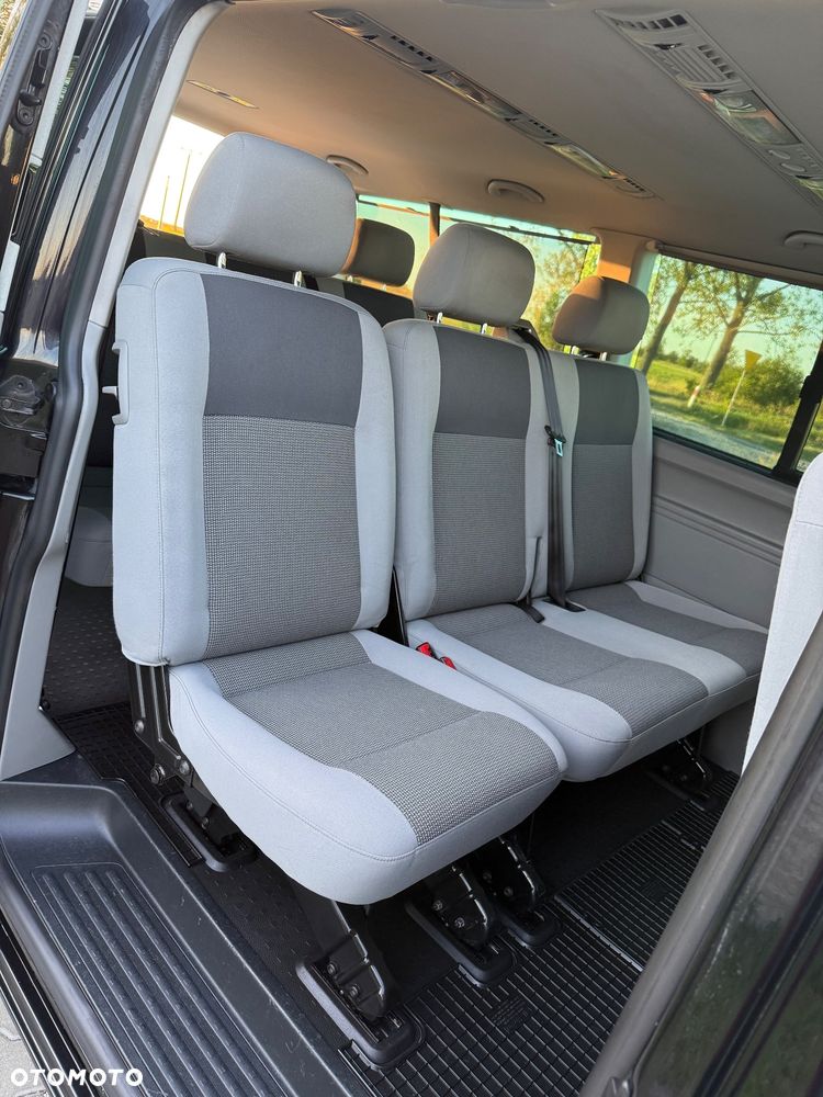 Volkswagen Caravelle - 11