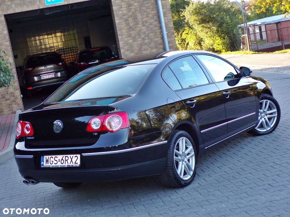 Volkswagen Passat 1.8 TSI Highline - 12