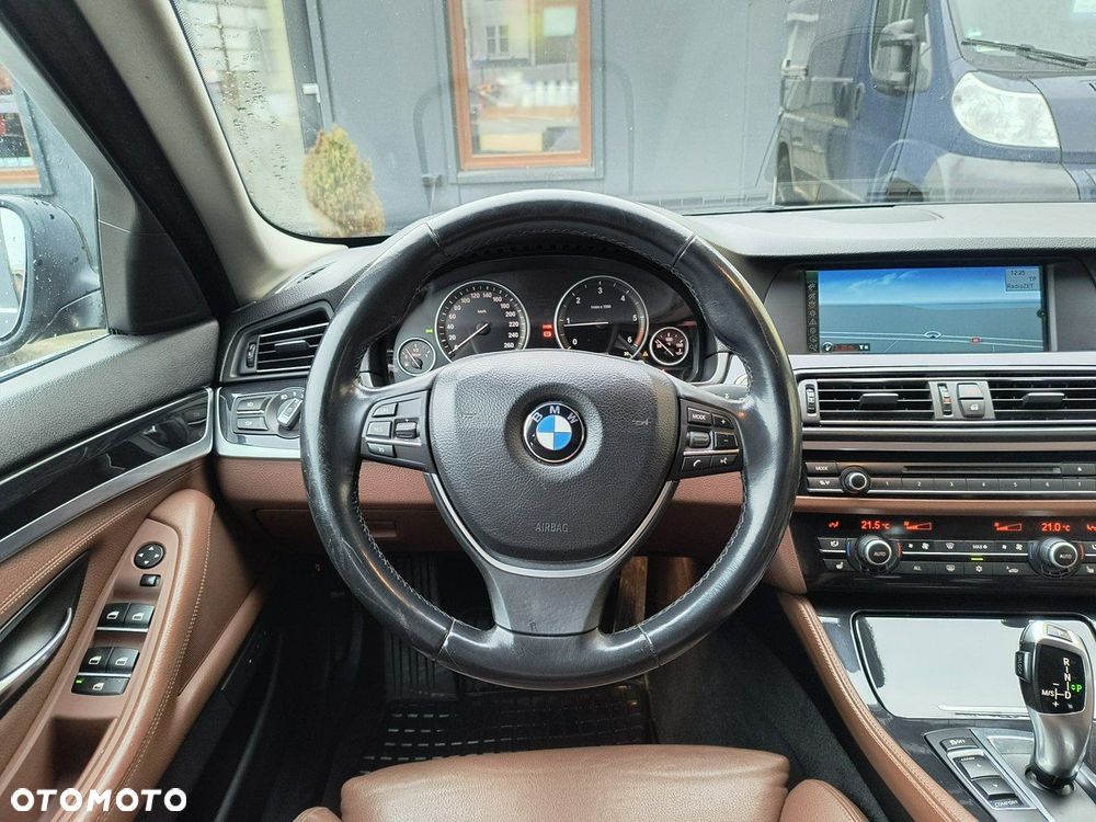 BMW Seria 5 525d xDrive Luxury Line - 17
