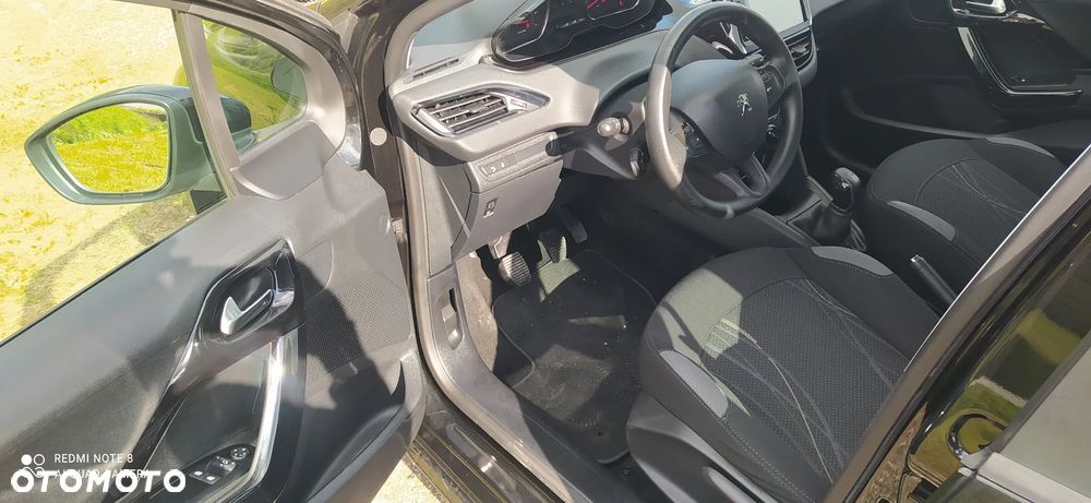 Peugeot 208 1.2 PureTech Active - 12