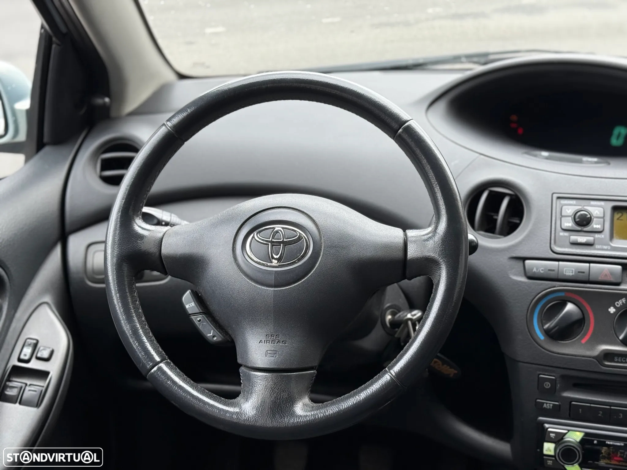 Toyota Yaris 1.0 Rock in Rio - 7