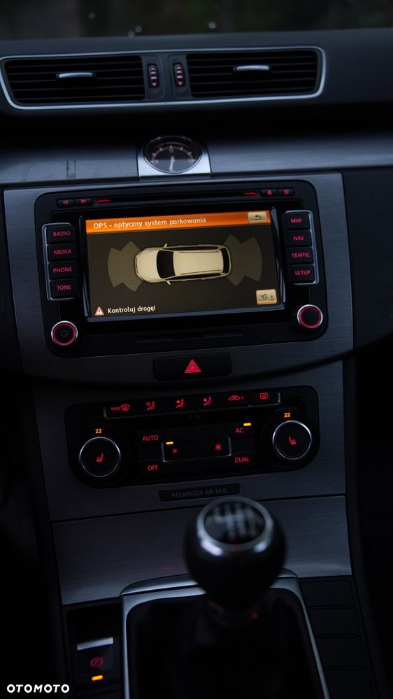 Volkswagen Passat - 10