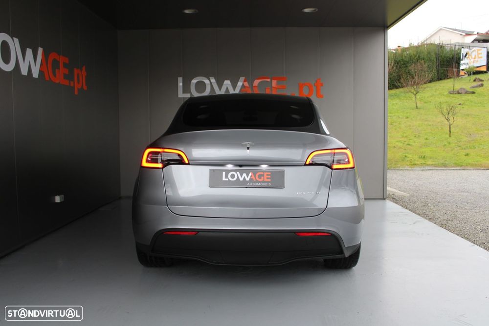 Tesla Model Y Long Range Dual Motor AWD - 9