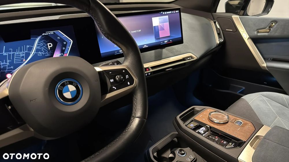 BMW iX xDrive40 76.6kWh - 18