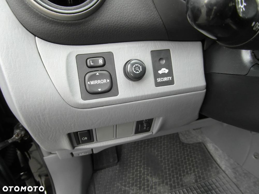 Toyota RAV4 4x4 Sol - 28
