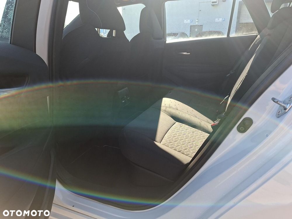 Toyota Corolla 1.8 Hybrid Comfort - 17