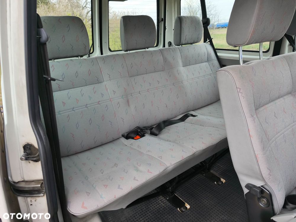 Volkswagen Transporter - 13