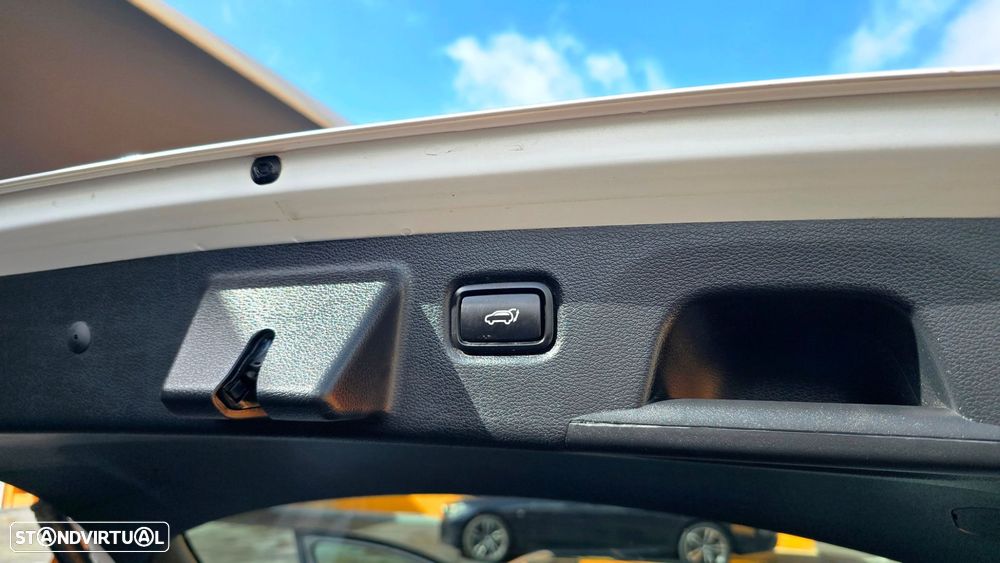 Kia Ceed SW 1.6 CRDi MHEV Drive+SRF - 22