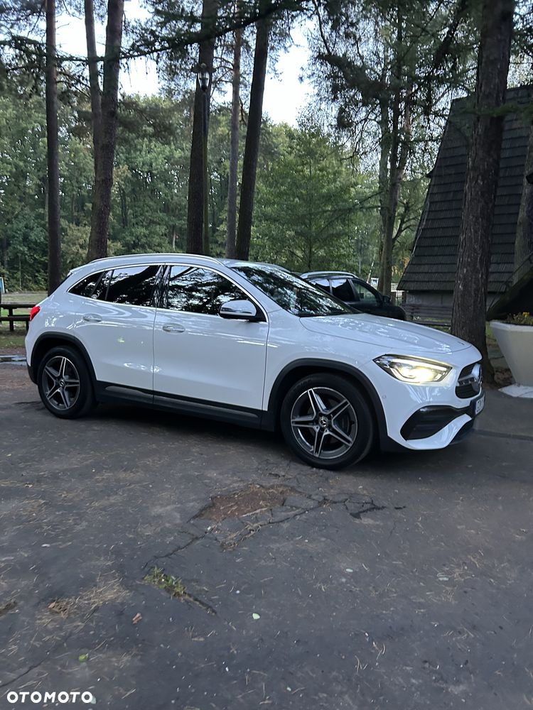 Mercedes-Benz GLA 200 d - 18