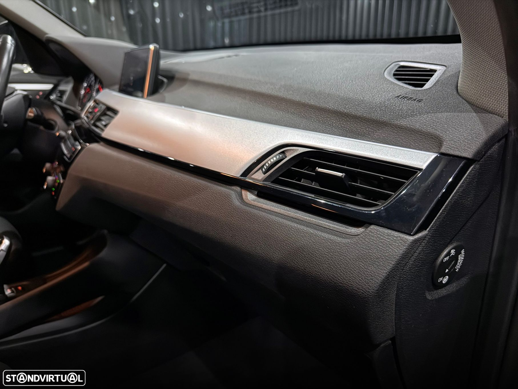 BMW X1 16 d sDrive Pack Essence Auto - 32