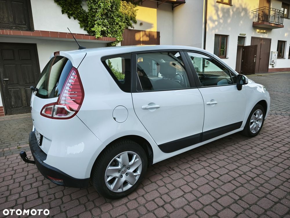 Renault Scenic 1.6 16V 110 TomTom Edition - 11