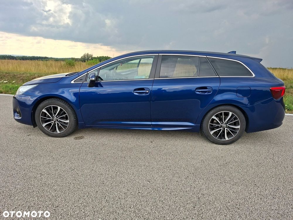 Toyota Avensis - 10