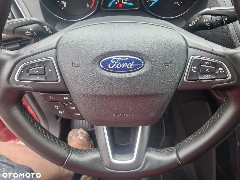 Ford Kuga 1.5 TDCi 2x4 ST-Line - 38