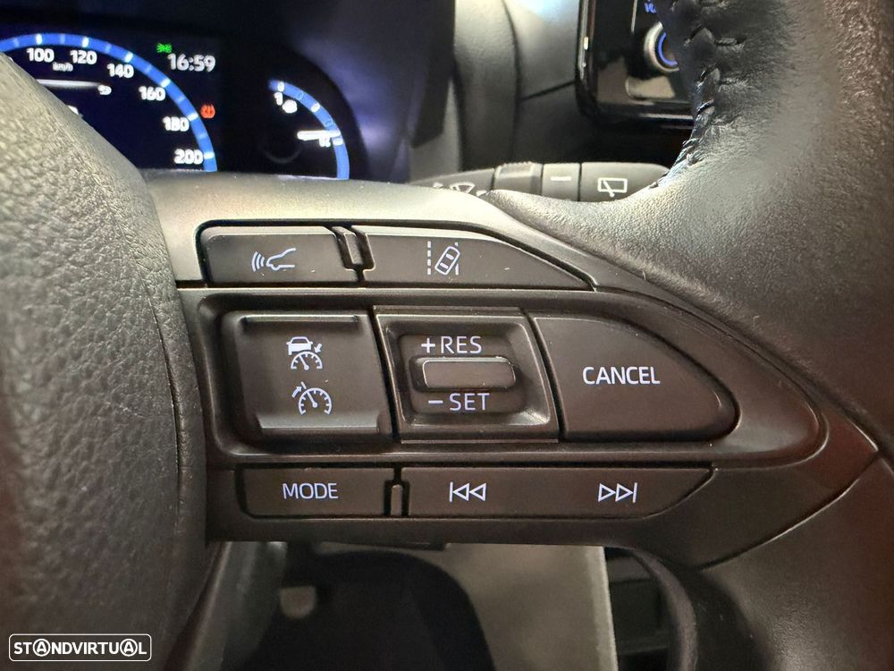 Toyota Yaris Cross 1.5 HDF Comfort Plus - 17