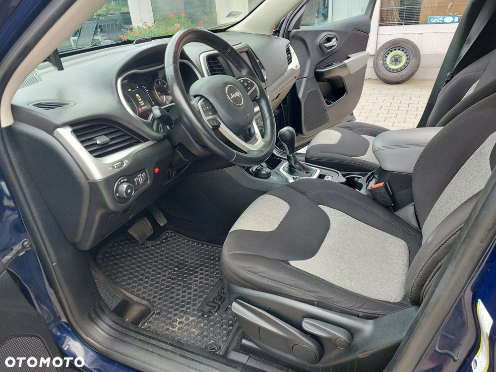 Jeep Cherokee - 9