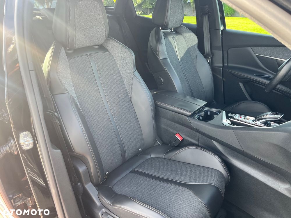Peugeot 3008 BlueHDi 130 Stop & Start EAT8 Allure Business-Paket - 32