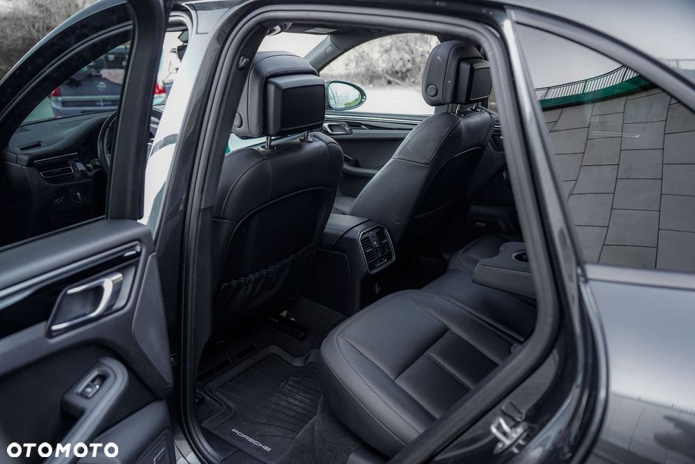 Porsche Macan - 36