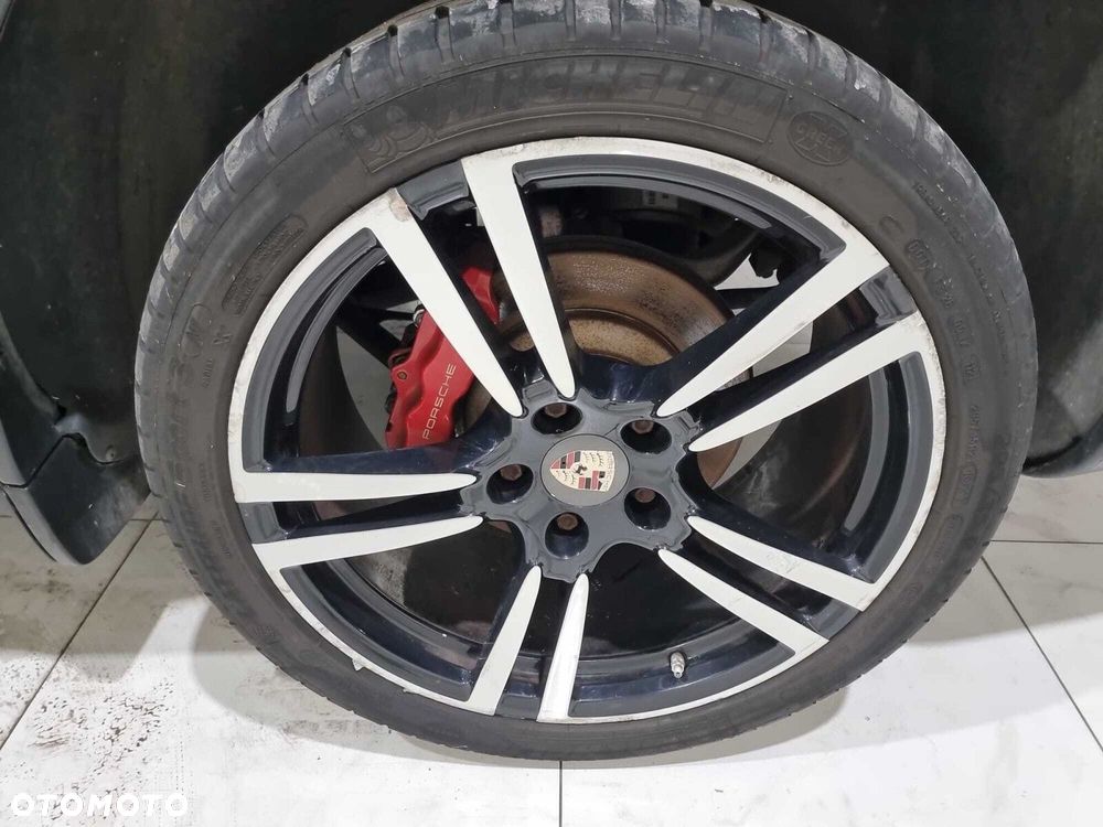 Porsche Cayenne - 32