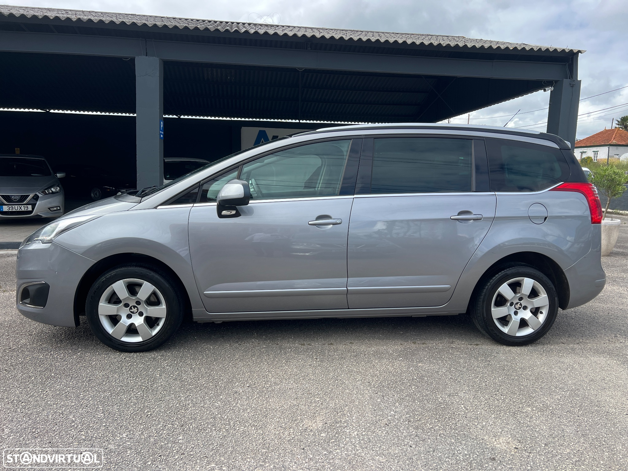 Peugeot 5008 1.6 BlueHDi Allure - 21