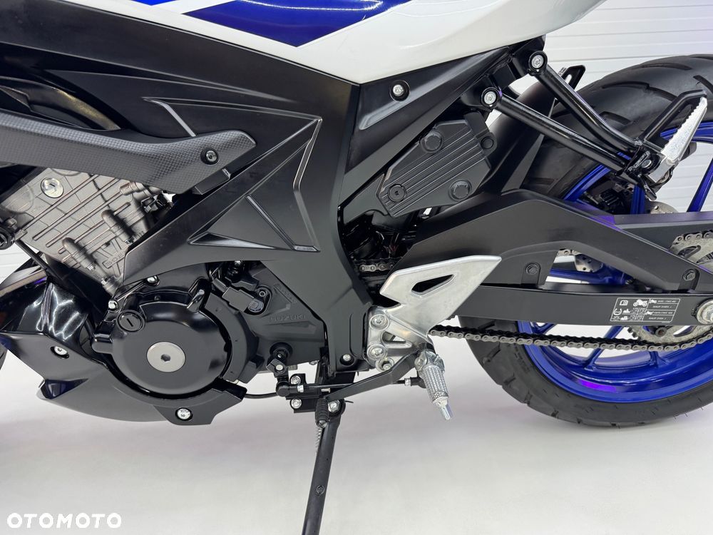Suzuki GSX - 34
