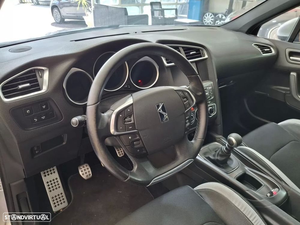 Citroën DS4 1.6 HDi So Chic - 10