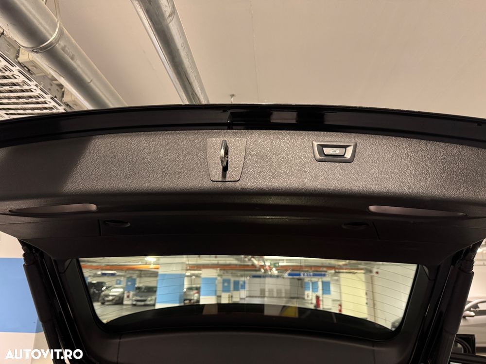 BMW Seria 3 320i Aut. Luxury Line - 29