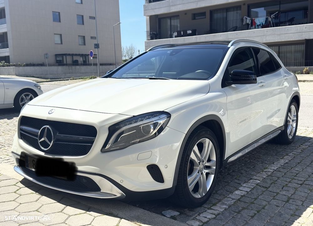 Mercedes-Benz GLA 220 d 4Matic 7G-DCT Urban - 1