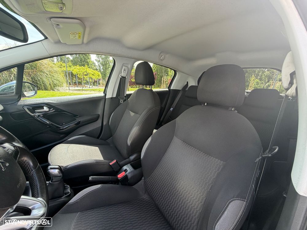 Peugeot 208 1.2 PureTech Style - 27