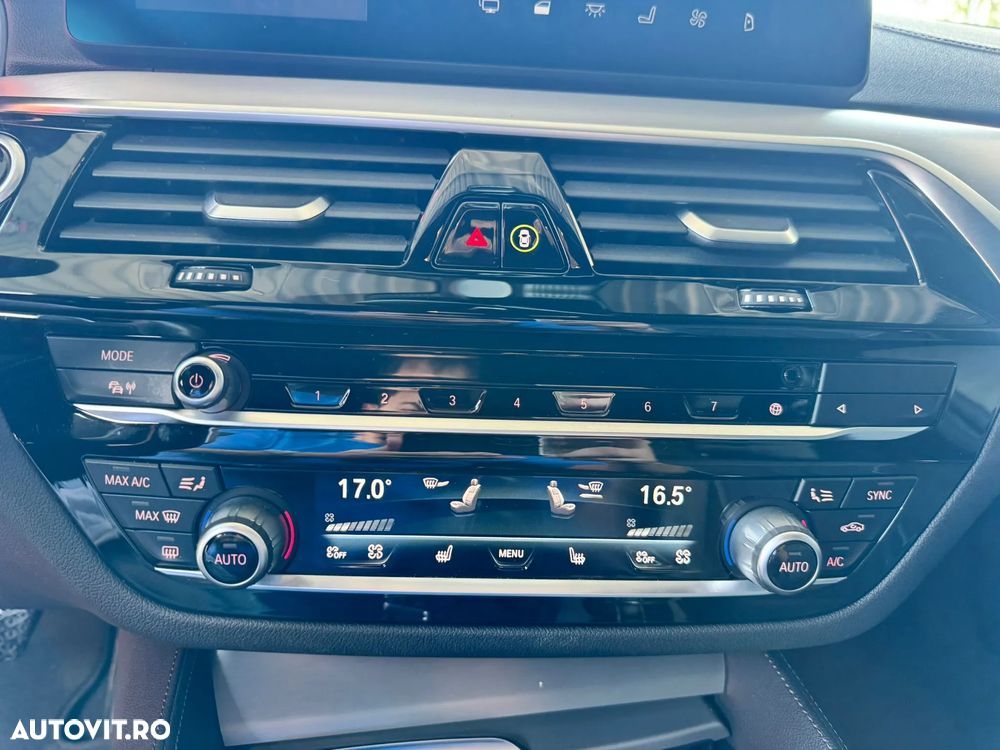 BMW Seria 5 530d xDrive AT MHEV - 12