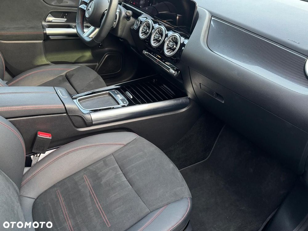 Mercedes-Benz GLA 200 AMG Line - 23