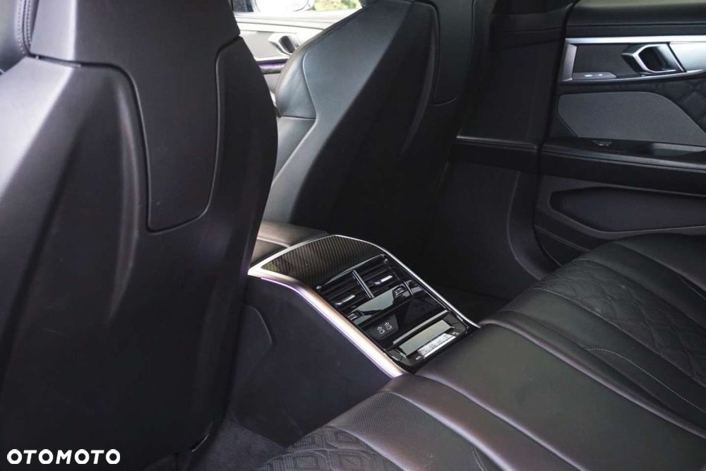 BMW M8 Competition - 9