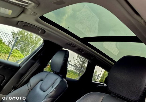 Volvo XC 60 T6 Plug-In Hybrid AWD Plus Bright - 26