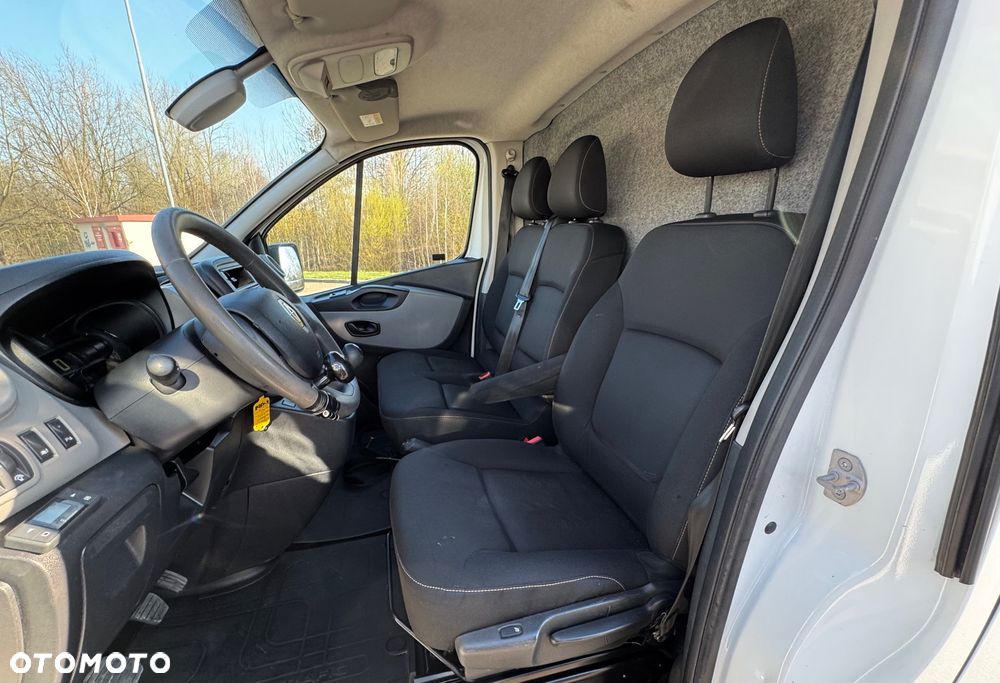 Renault TRAFIC III - 15