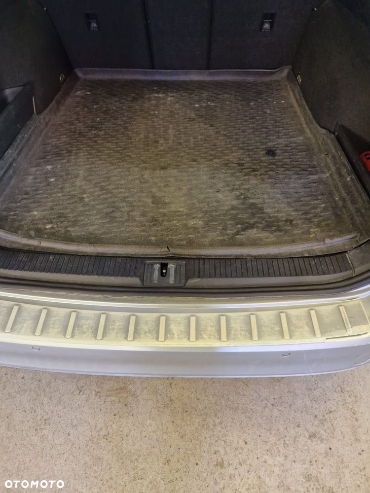 Volkswagen Passat - 32
