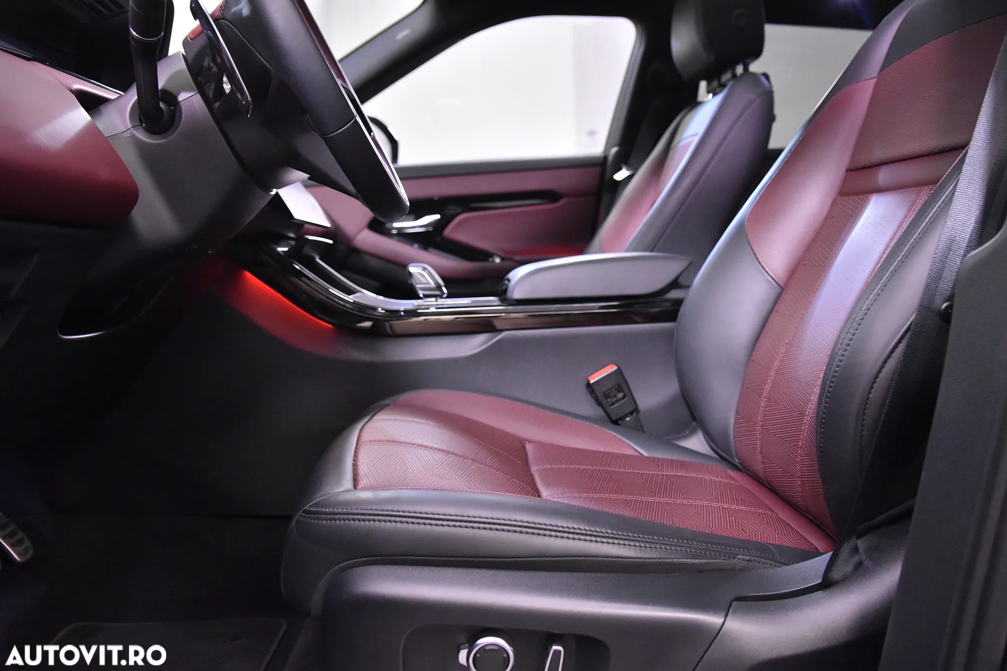 Land Rover Range Rover Evoque - 24