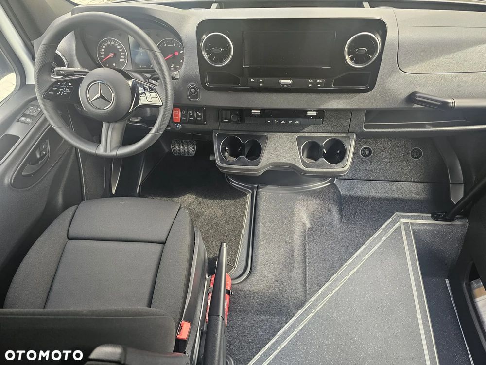 Mercedes-Benz Sprinter 519 - 7