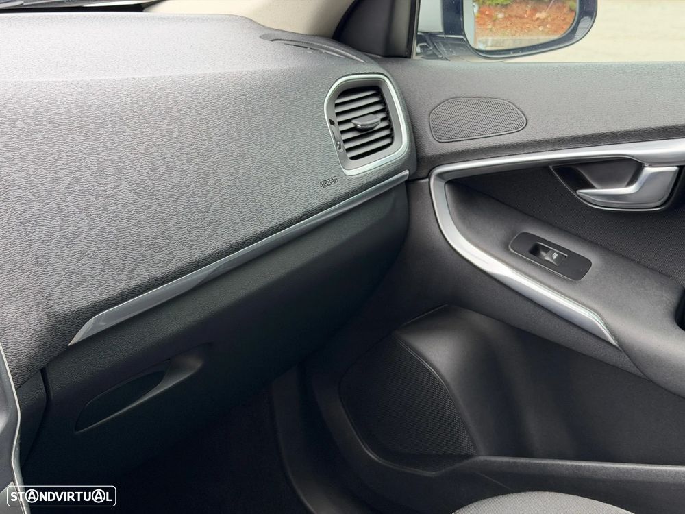 Volvo V40 1.6 D2 Momentum - 21