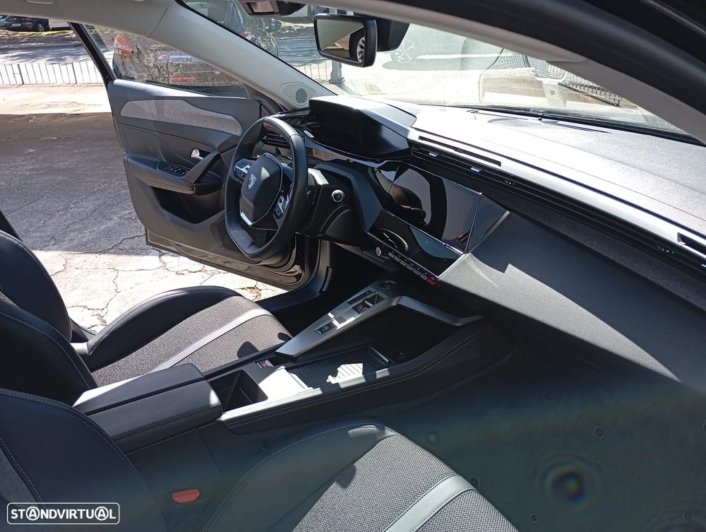 Peugeot 308 PureTech 130 EAT8 Allure - 12