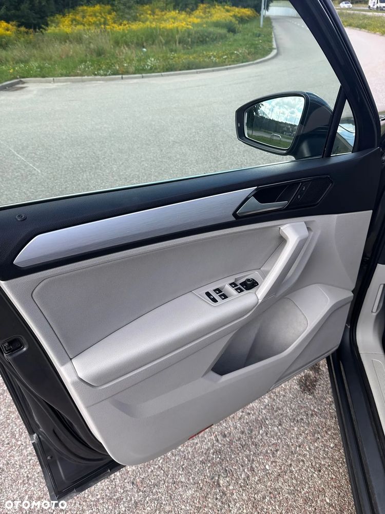 Volkswagen Tiguan - 25