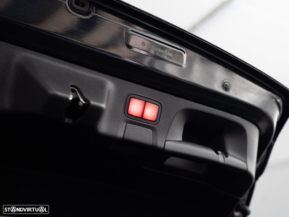 Mercedes-Benz CLA 250 e Shooting Brake AMG Line - 13