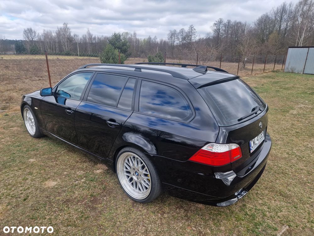 BMW Seria 5 525d - 17
